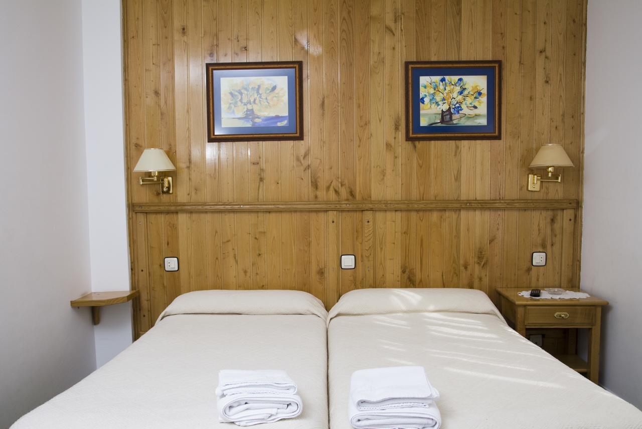 Hotel Restaurante Prado Boal Екстер'єр фото